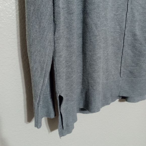 JOAN VASS NY long sleeve gray cowl neck top NWOT - Picture 5 of 6